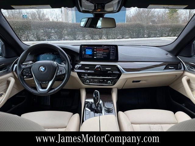 Used 2021 BMW 530i xDrive image 11