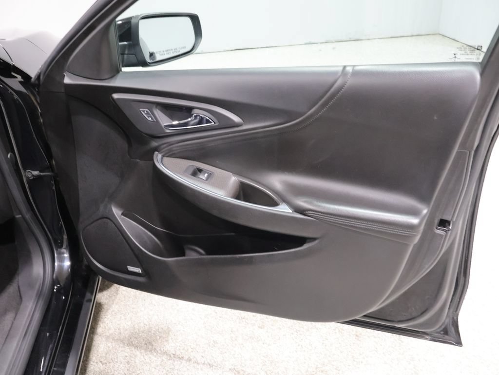 Used 2017 Chevrolet Malibu LT w/ Leather Package FWD image 24