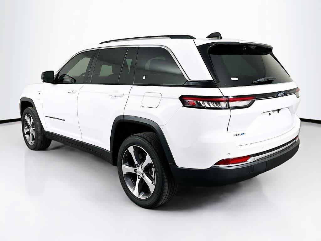 Used 2022 Jeep Grand Cherokee Limited 4xe w/ Luxury Tech Group II AWD/4WD image 4
