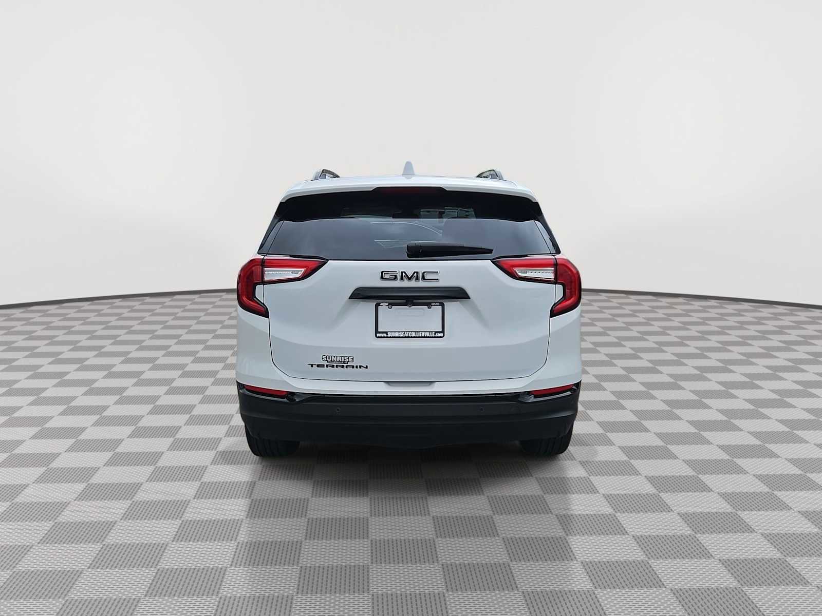 Used 2023 GMC Terrain SLT w/ Infotainment Package II FWD image 7