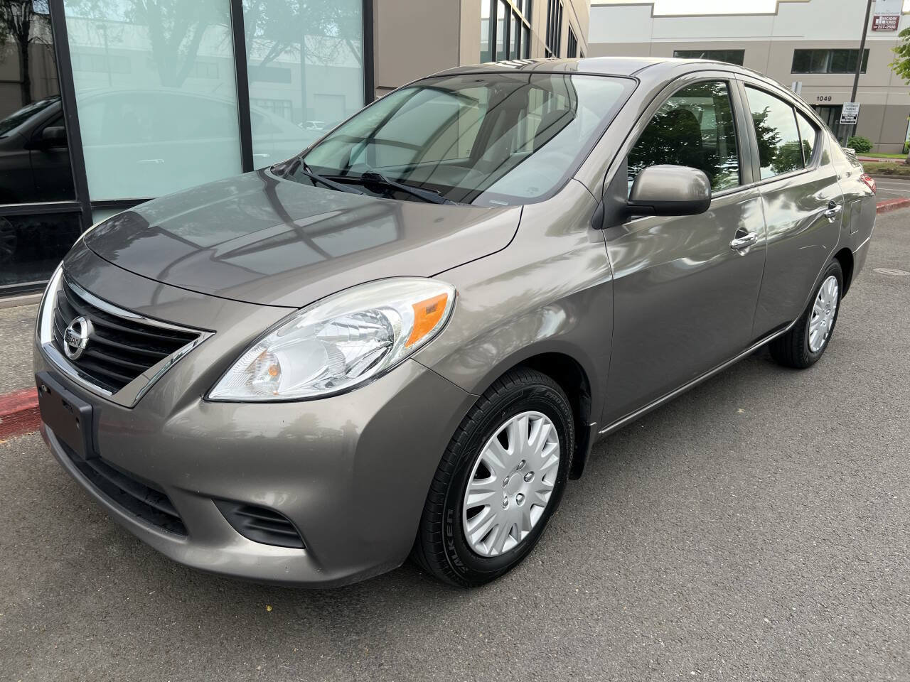 Used 2013 Nissan Versa SV w/ Convenience Pkg