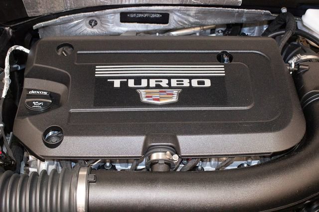 Used 2023 Cadillac XT4 Luxury w/ Cold Weather Package image 4