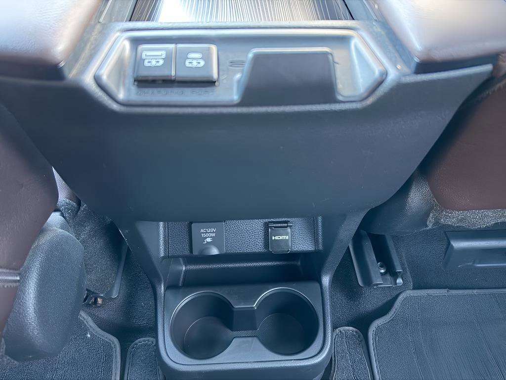 Used 2023 Toyota Sienna Platinum image 27