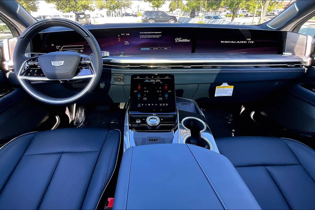 New 2026 Cadillac Escalade IQ Luxury 2 w/ LPO, Floor Liner Package AWD/4WD image 7