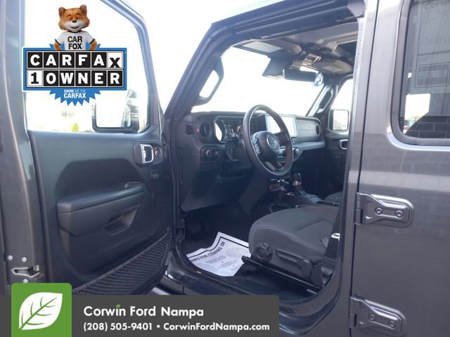 Used 2024 Jeep Gladiator Rubicon w/ Technology Group image 9
