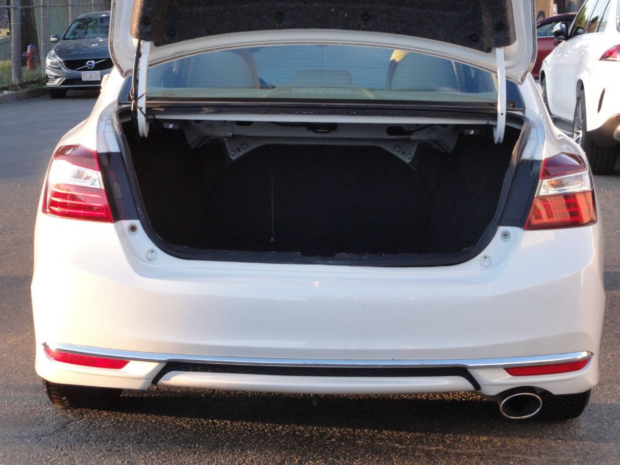 Used 2017 Honda Accord EX-L image 34