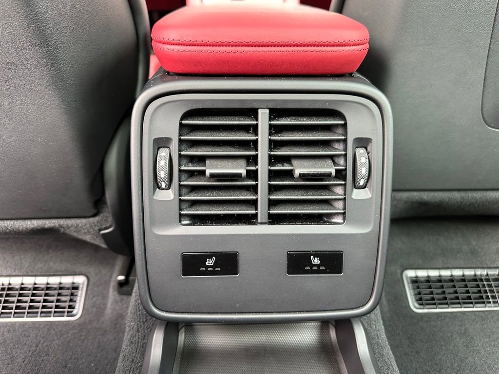 Used 2025 Porsche Taycan image 37