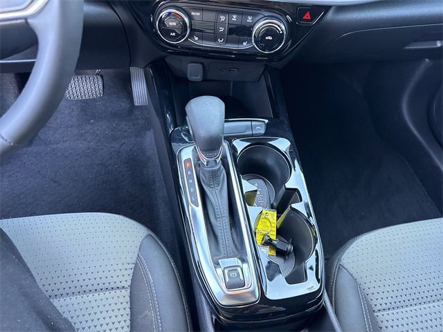 Used 2024 Chevrolet Trax LT w/ LT Convenience Package image 24