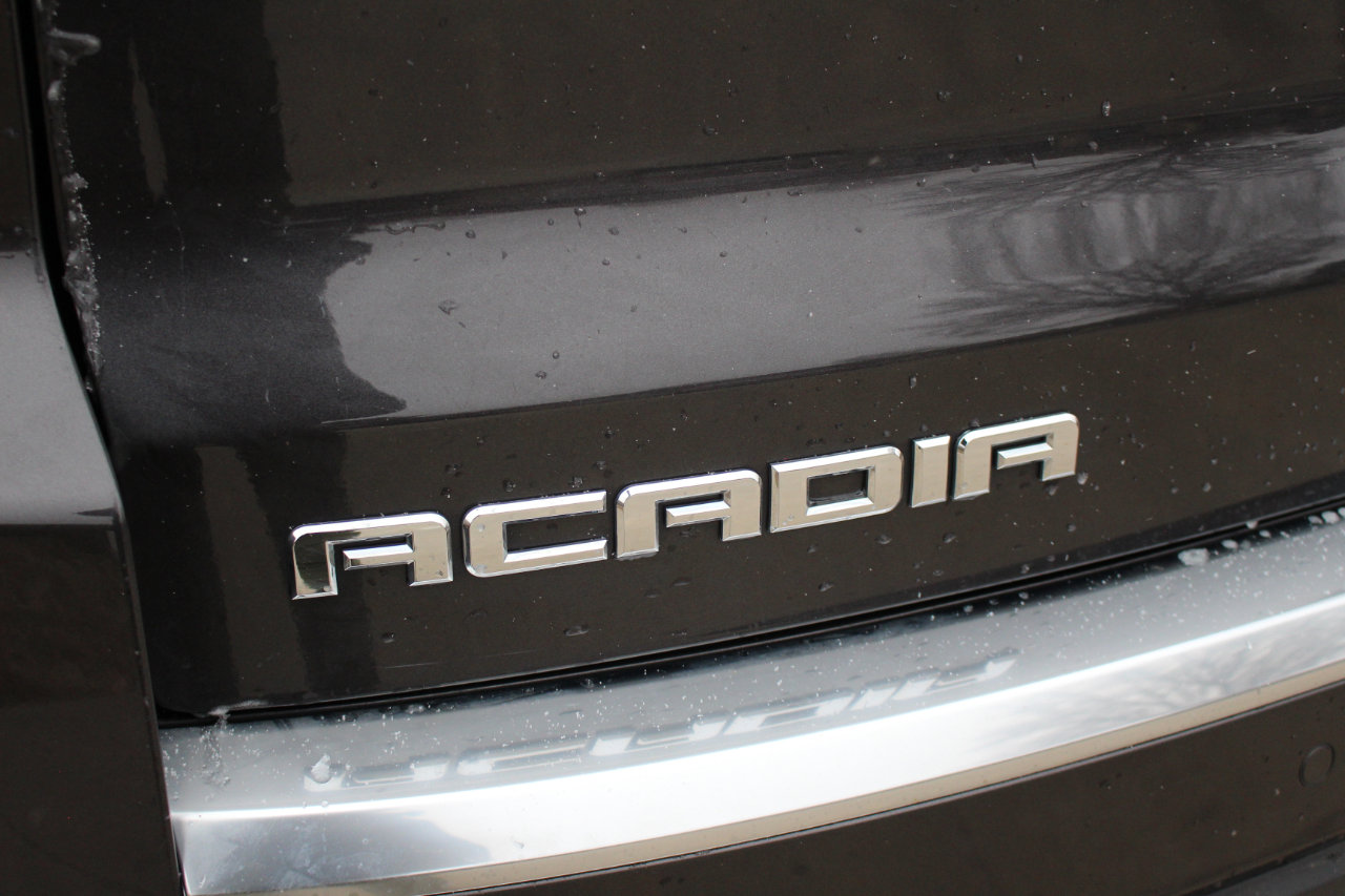 Used 2015 GMC Acadia SLE image 45