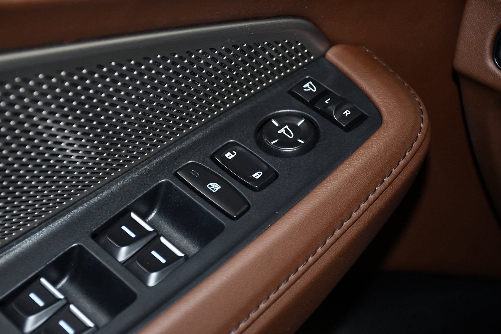 Certified 2024 Acura MDX SH-AWD w/ Technology Package image 33