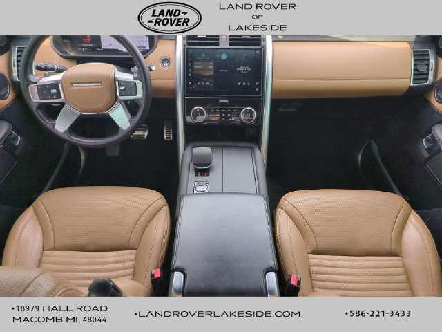 Used 2023 Land Rover Discovery Metropolitan Edition AWD/4WD image 14