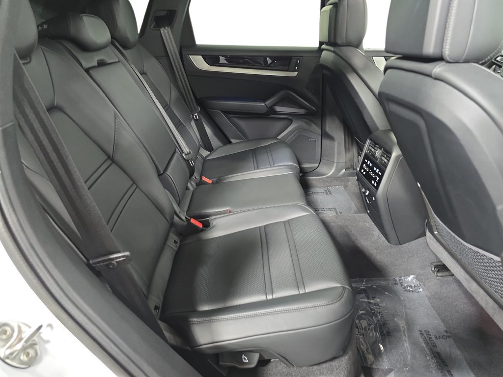 Certified 2026 Porsche Cayenne S AWD/4WD image 26