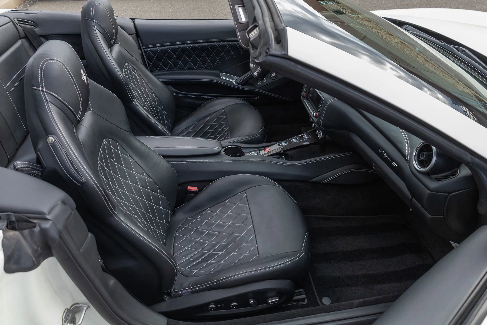 Used 2016 Ferrari California T RWD image 76
