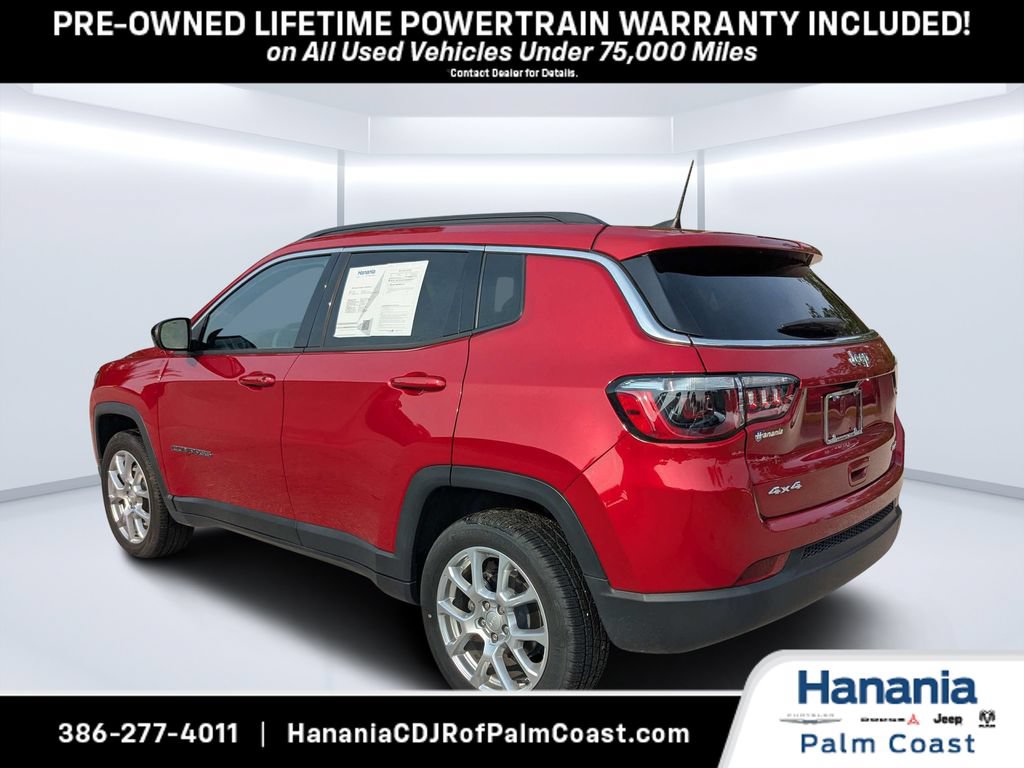 Used 2024 Jeep Compass Latitude w/ Sun and Sound Group AWD/4WD image 5