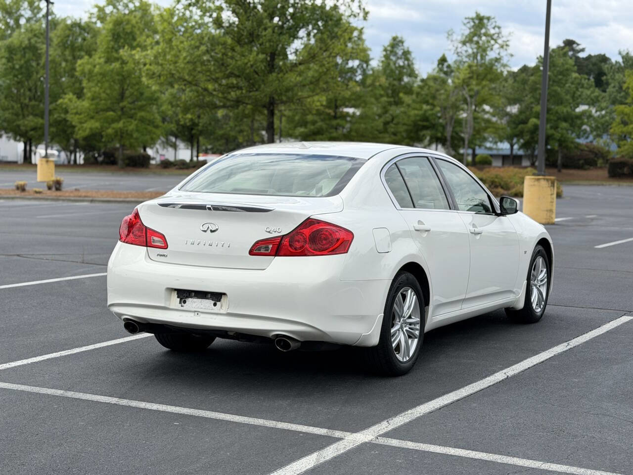Used 2015 INFINITI Q40 AWD w/ Navigation Package image 6