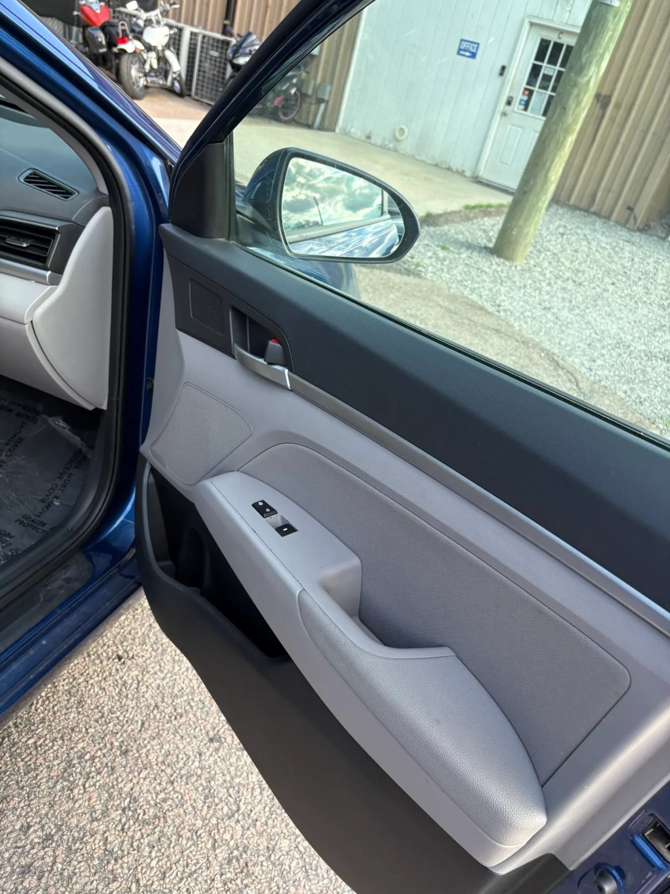 Used 2020 Hyundai Elantra SEL FWD image 32
