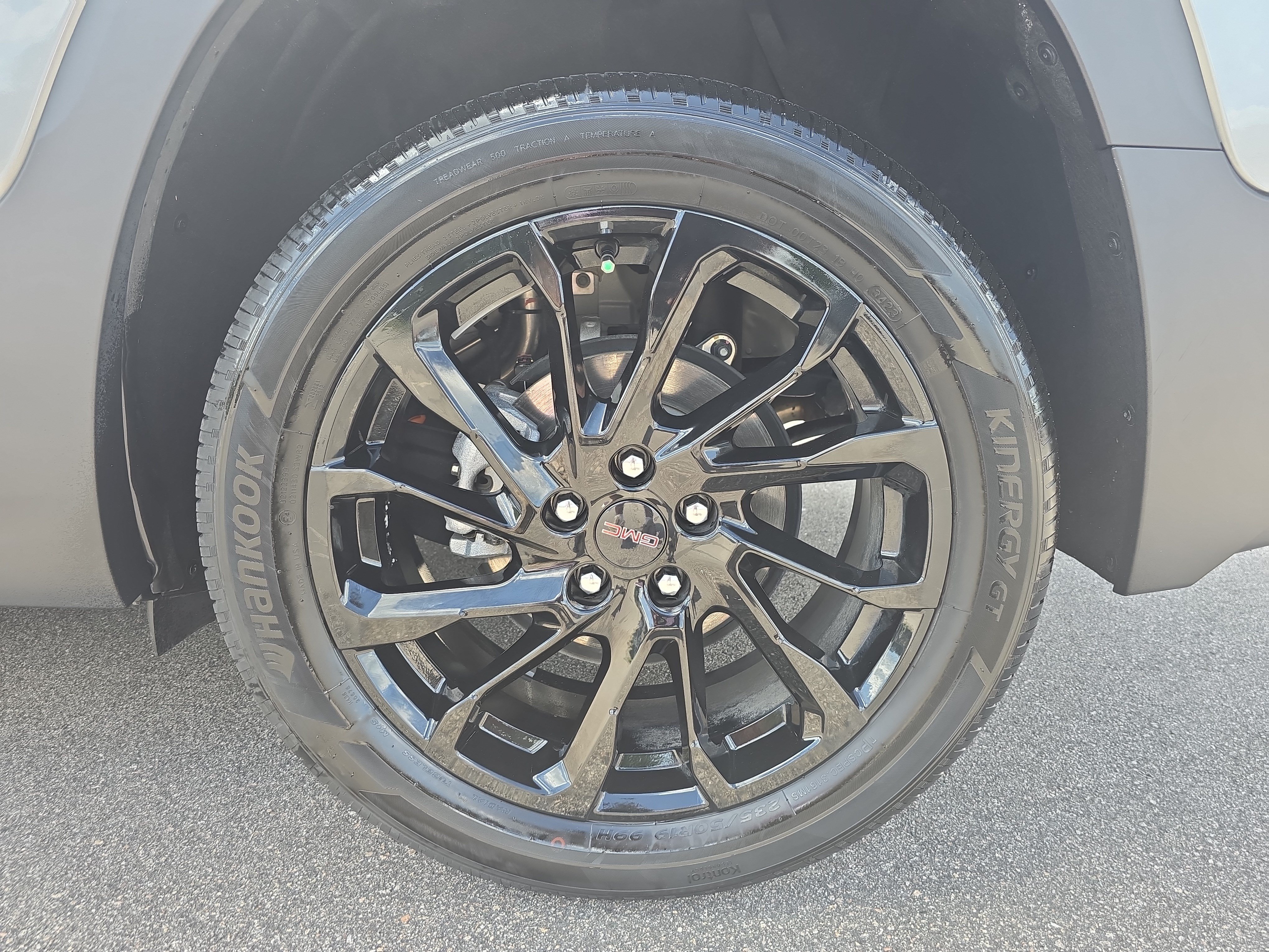 Used 2024 GMC Terrain SLE w/ Driver Convenience Package FWD image 32