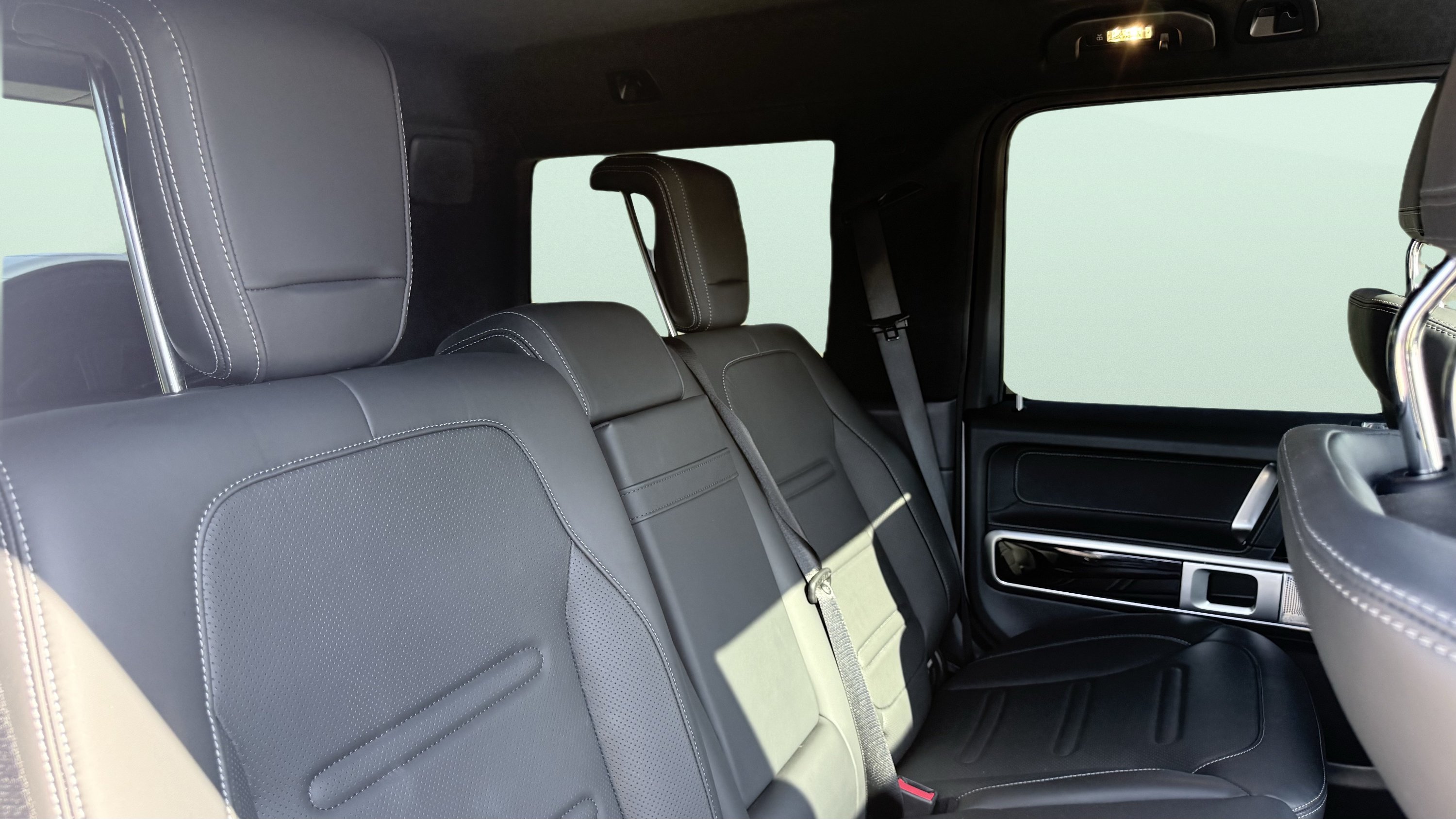 Used 2025 Mercedes-Benz G 550 image 39