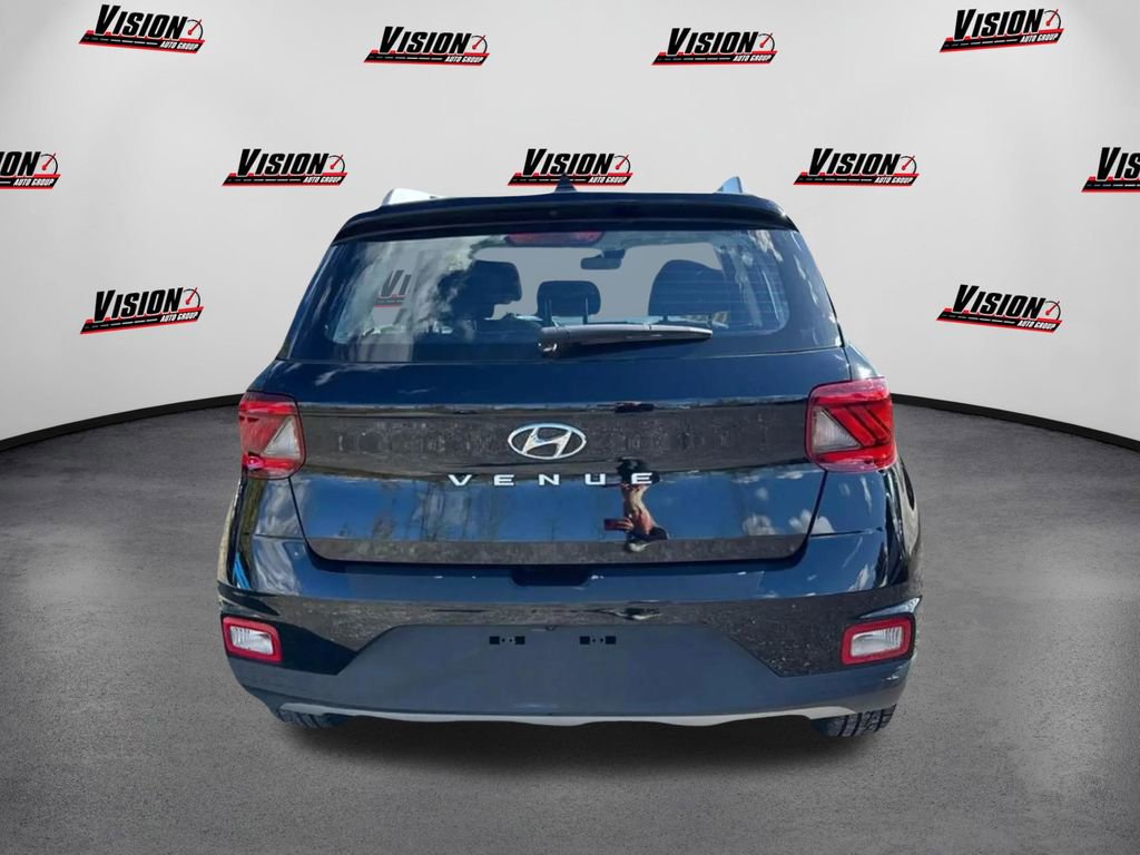 Used 2022 Hyundai Venue SEL w/ Cargo Package image 6