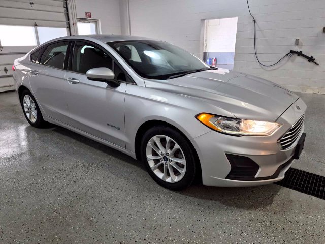 Used 2019 Ford Fusion SE FWD image 3