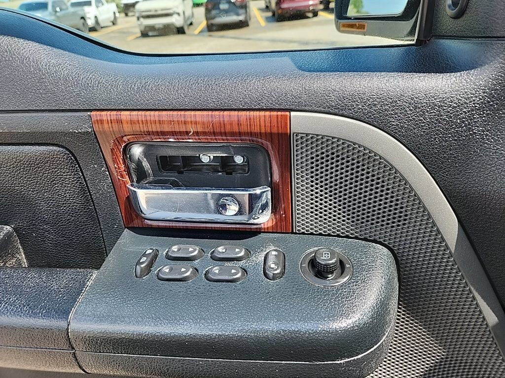 Used 2005 Ford F150 XLT AWD/4WD image 26