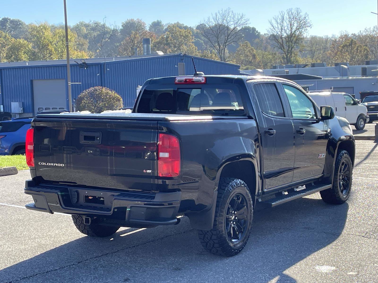 Certified 2022 Chevrolet Colorado Z71 w/ Z71 Midnight Edition AWD/4WD image 3
