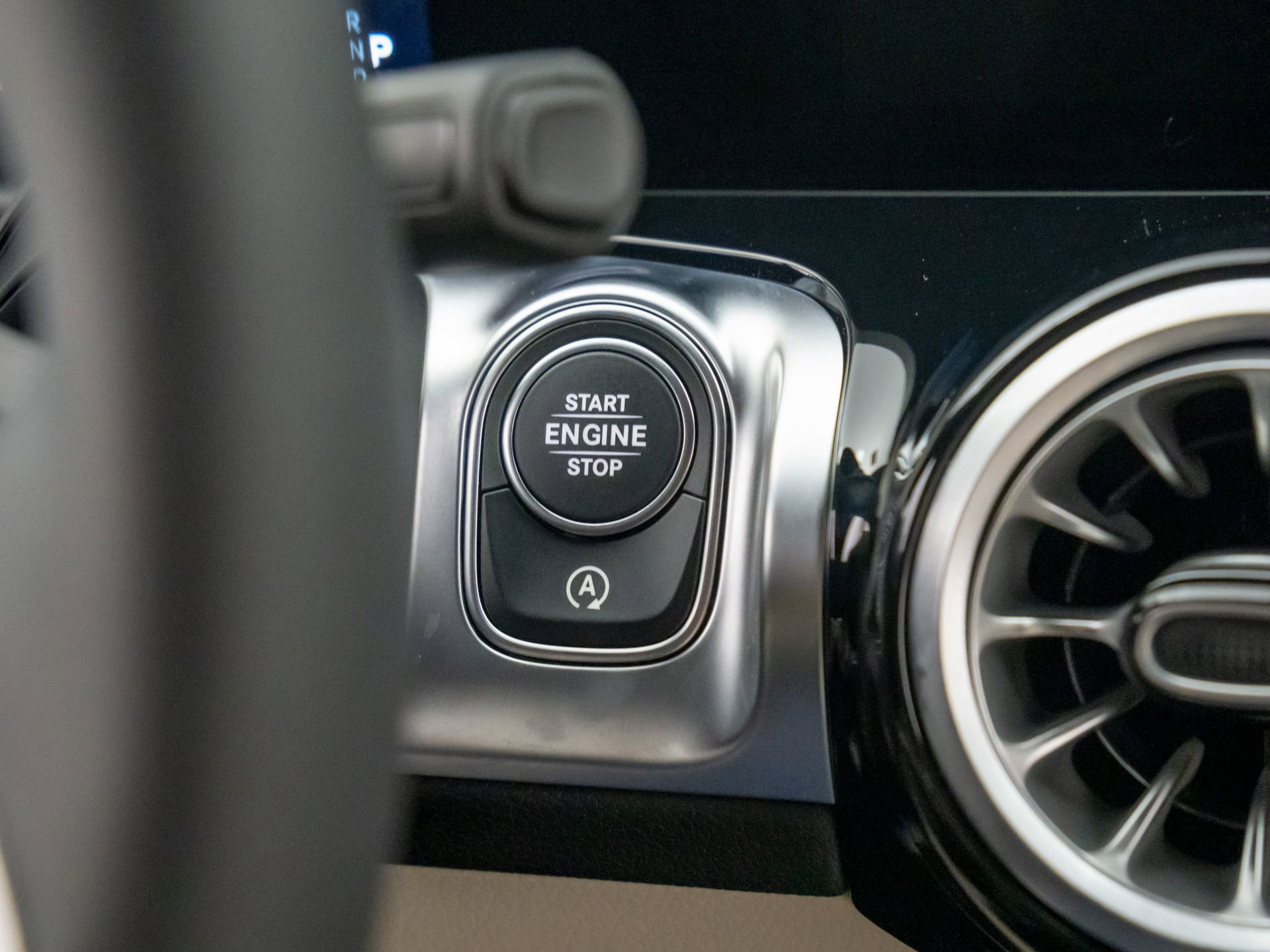 Certified 2025 Mercedes-Benz GLB 250 4MATIC image 21