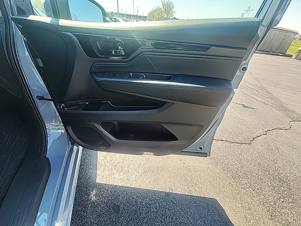 Used 2023 Honda Odyssey Touring image 30
