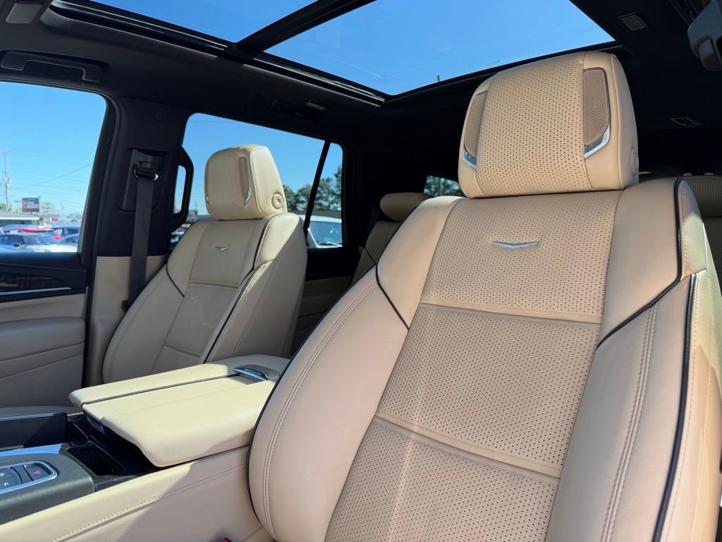 Used 2021 Cadillac Escalade Premium Luxury image 6