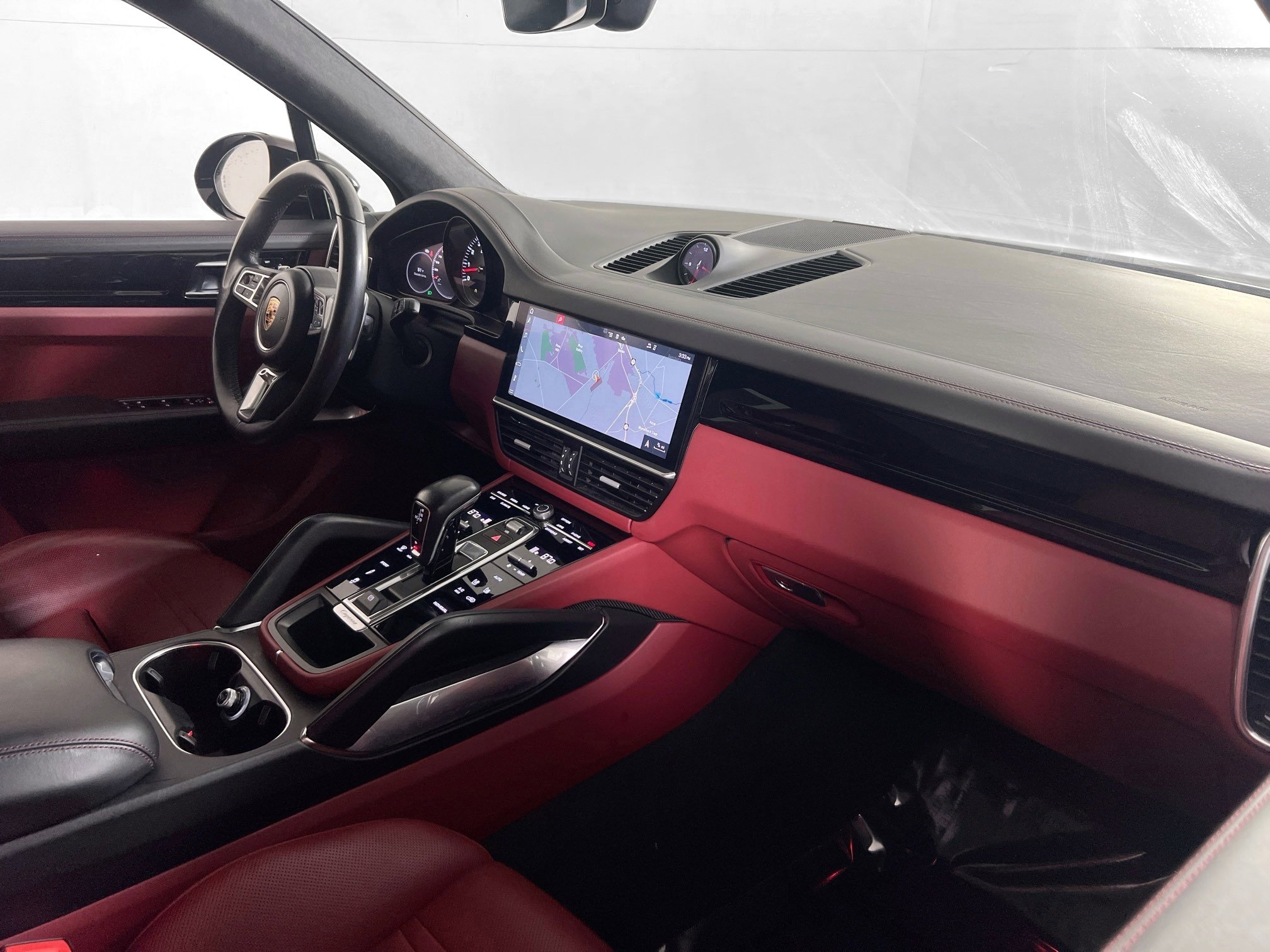 Used 2020 Porsche Cayenne Turbo AWD/4WD image 28