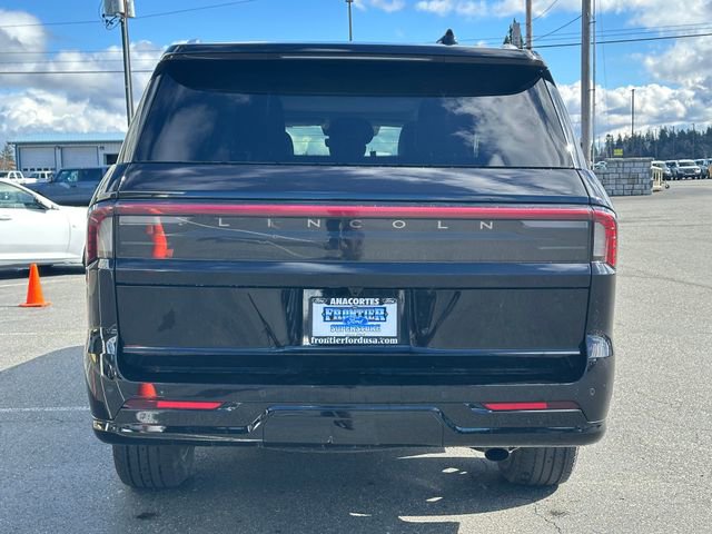 Used 2025 Lincoln Navigator L Reserve AWD/4WD image 3