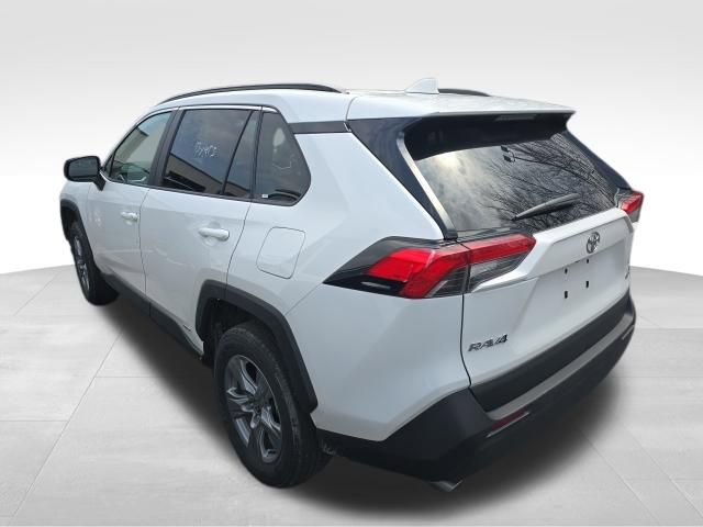 Used 2025 Toyota RAV4 LE image 3