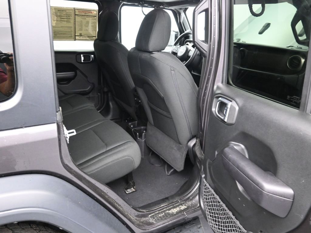 Used 2018 Jeep Wrangler Unlimited Sport S image 13