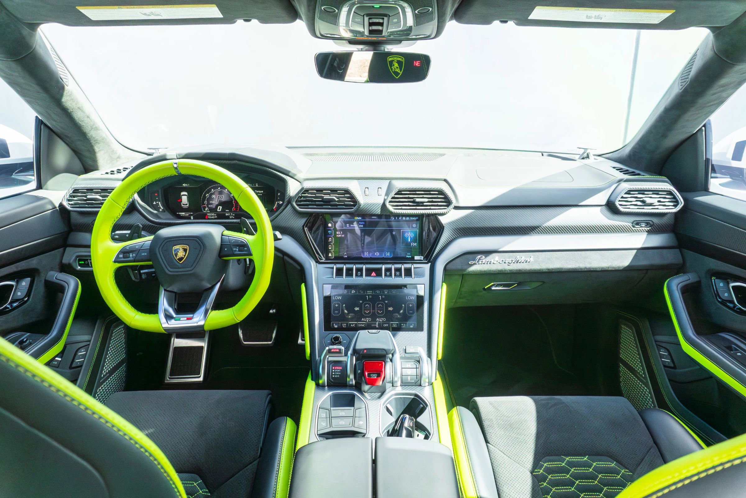 Used 2022 Lamborghini Urus image 16