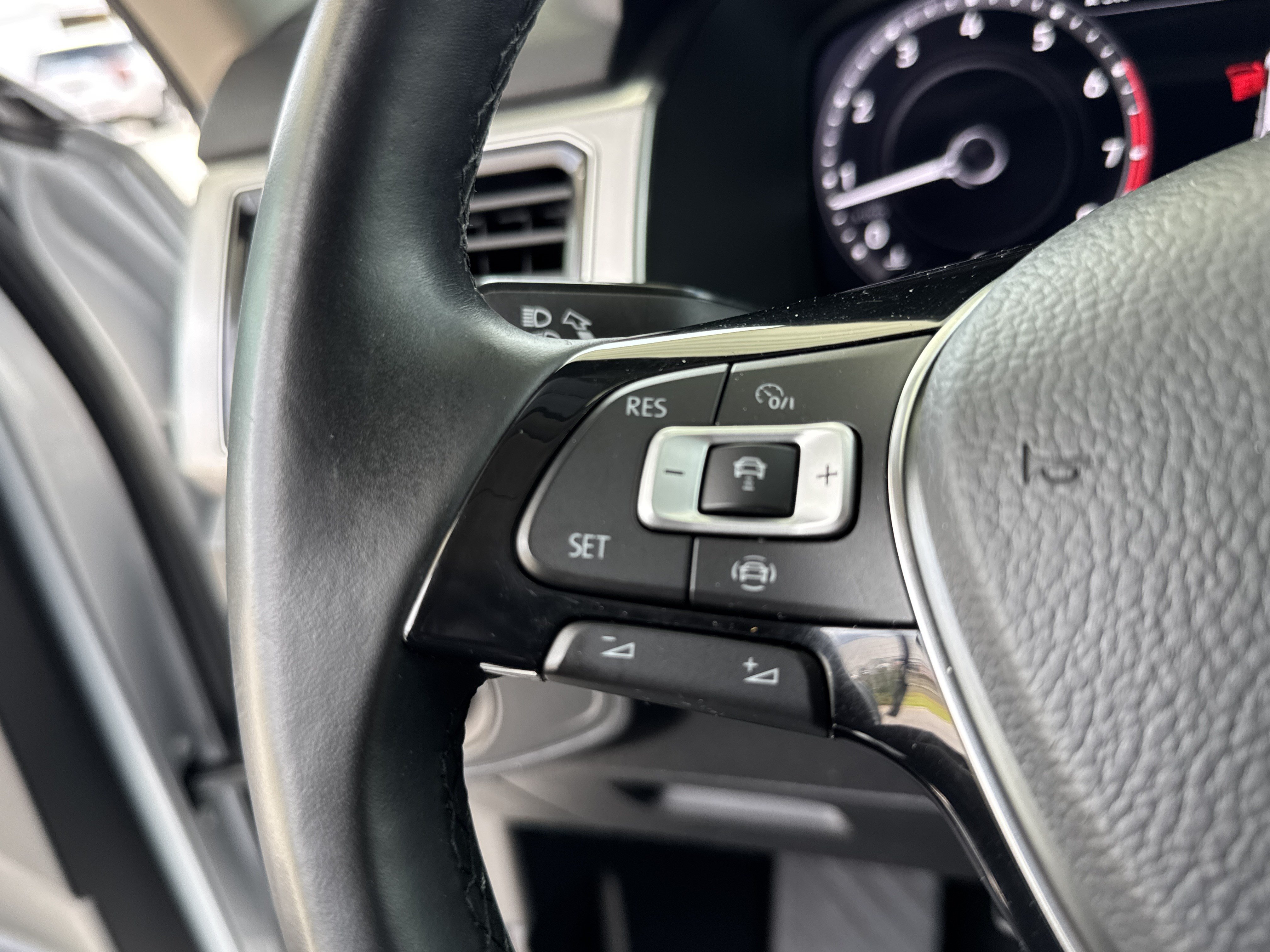 Used 2019 Volkswagen Atlas SEL Premium AWD/4WD image 17