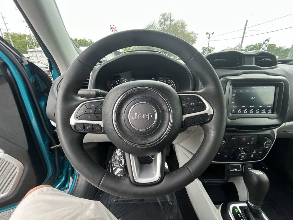 Used 2021 Jeep Renegade Latitude FWD image 15