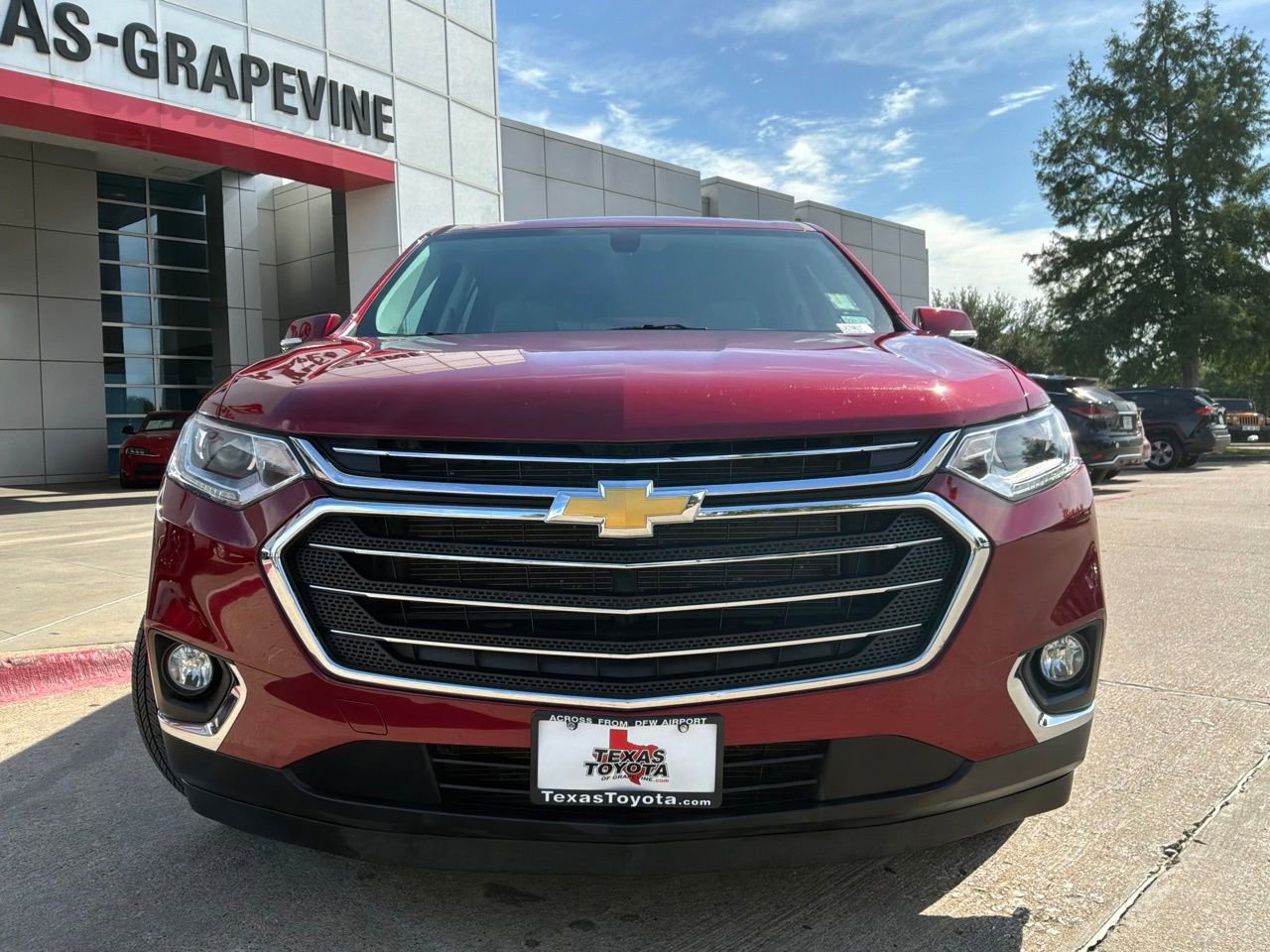 Used 2020 Chevrolet Traverse LT FWD image 3