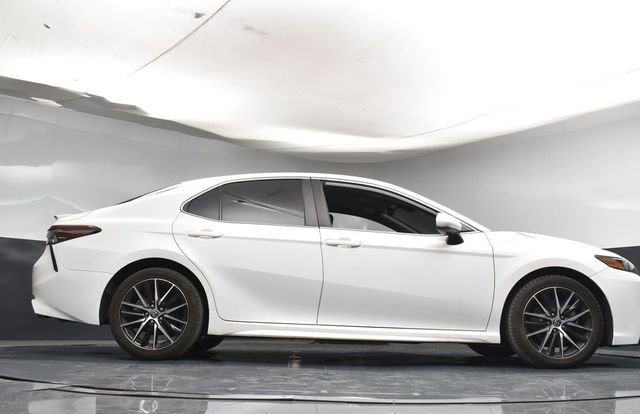 Used 2021 Toyota Camry SE image 38