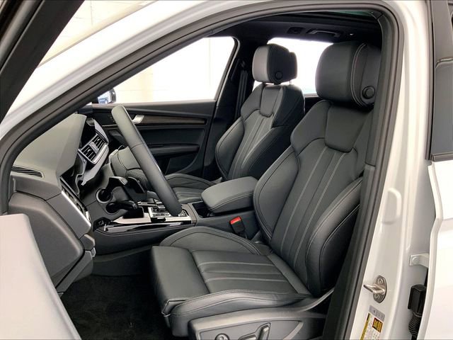 Used 2025 Audi Q5 e Premium Plus w/ Premium Plus Package image 5