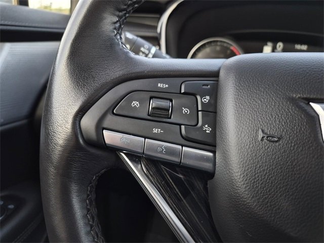 Used 2025 Cadillac XT6 Premium Luxury image 34