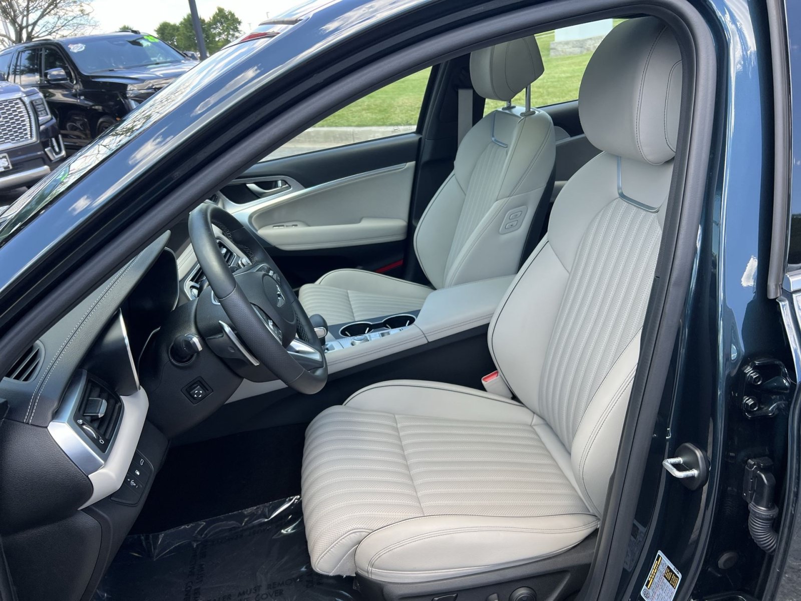 Used 2023 Genesis G70 3.3T image 13