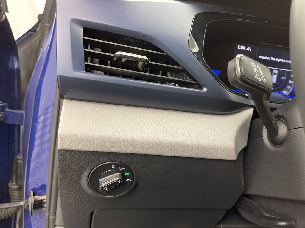 Used 2022 Volkswagen Taos SE image 9