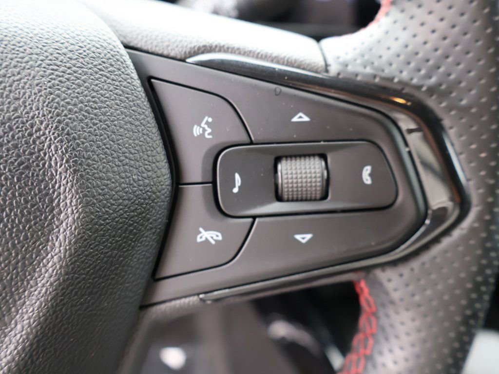Used 2024 Chevrolet Trax RS w/ Sunroof Package image 49