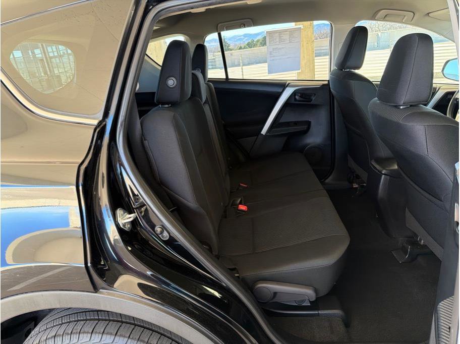 Used 2015 Toyota RAV4 LE image 13