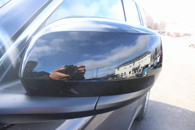 Used 2024 Jeep Grand Cherokee Laredo image 7