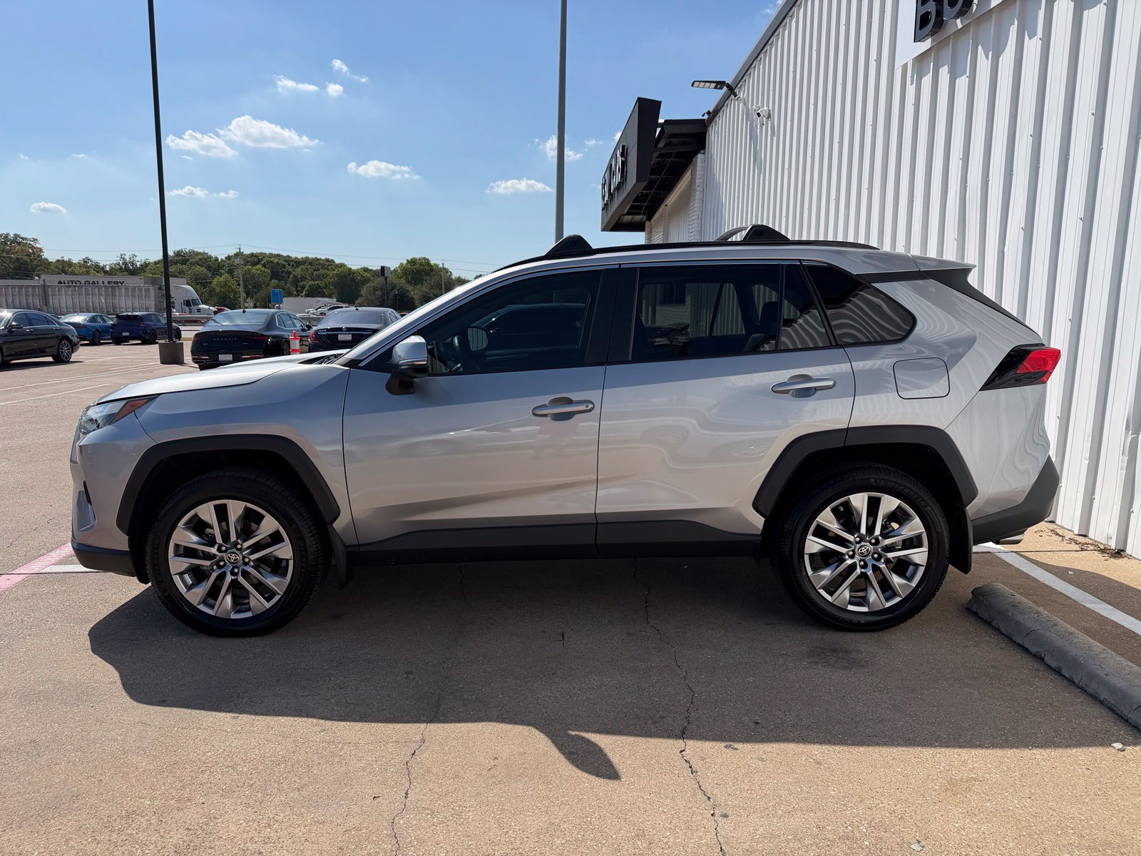 Used 2023 Toyota RAV4 XLE Premium AWD/4WD image 3