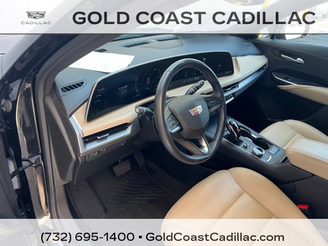 Certified 2024 Cadillac XT4 Luxury w/ Cold Weather Package FWD image 16