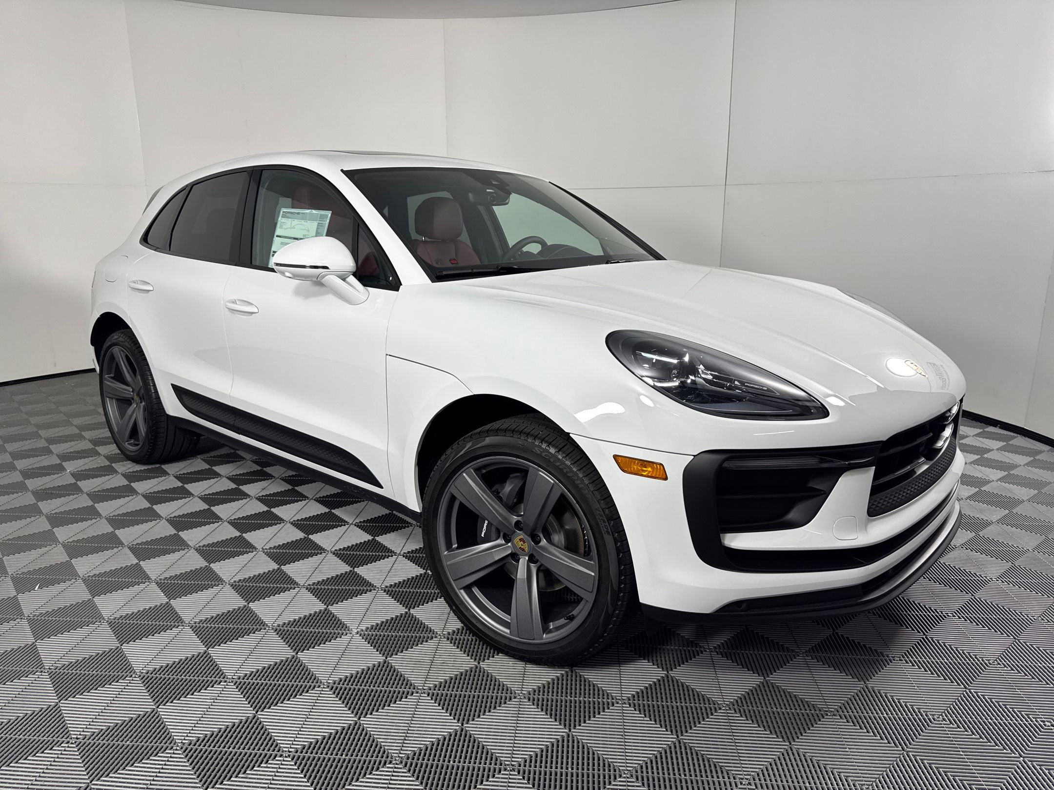 Certified 2026 Porsche Macan image 9