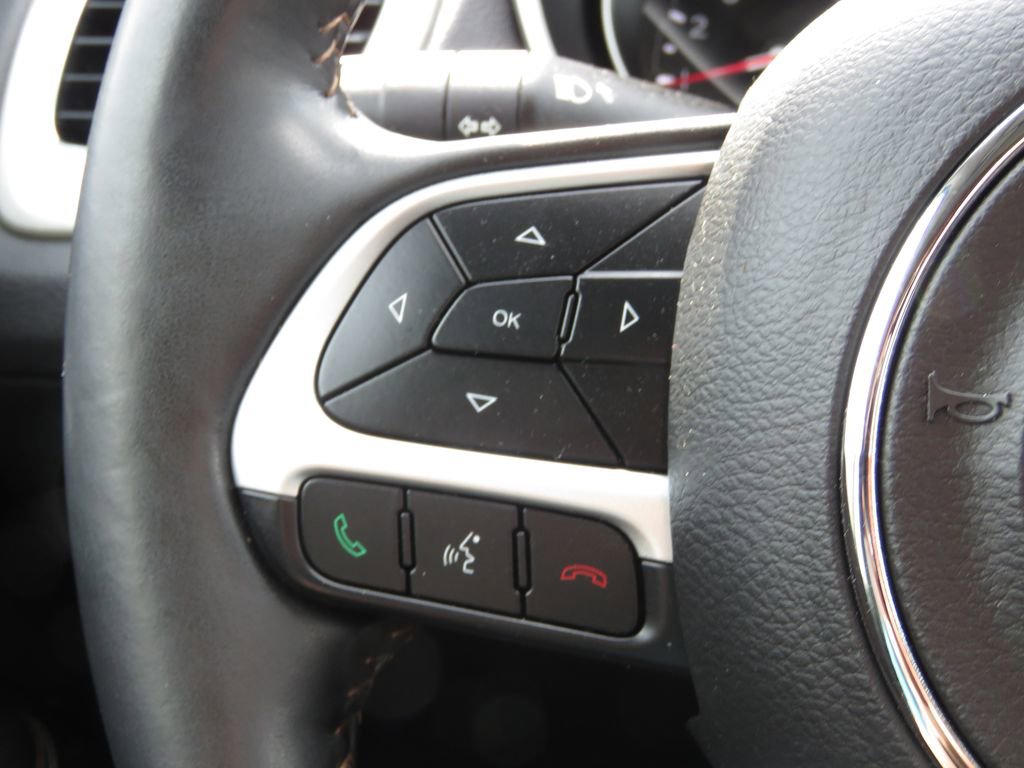 Used 2018 Jeep Compass Latitude w/ Cold Weather Group AWD/4WD image 21
