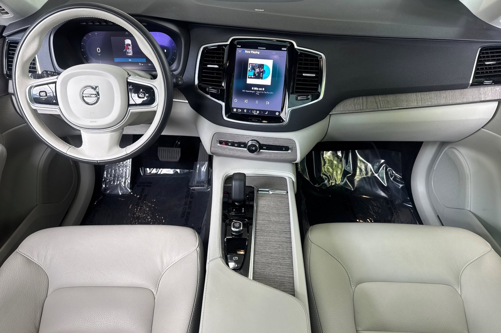 Used 2023 Volvo XC90 B5 Plus w/ Protection Package Premier AWD/4WD image 15